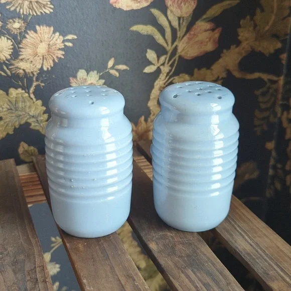 Japanese Vintage Ceramic Salt And Pepper Shakers Light Blue With Wheat Design - Picture 3 of 9